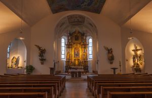 Mayrhofen Parish Church, nave